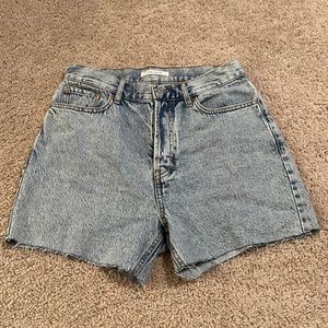 Pacsun, 90’s girlfriend jean shorts, size 28